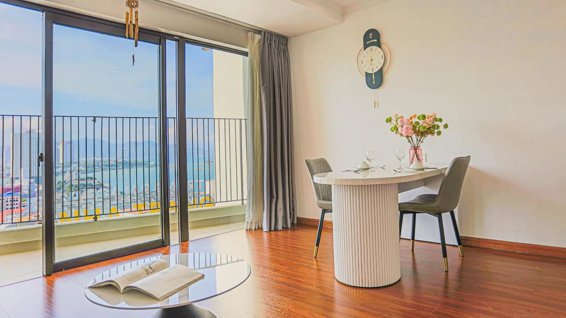 Gold Coast Suites - Lotte Mall & 5-Min-Walk-To-Beach Nha Trang 0*,